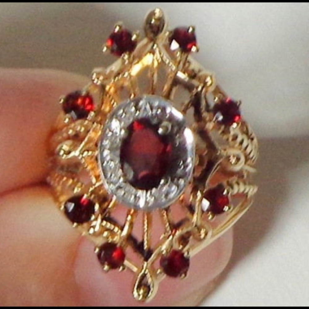 🏰 SALE! 14K Vintage Victorian Filigree Garnet & Diamond Ring! Estate Antique!
